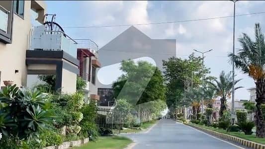 5 Marla Transfer Free Plot For Sale In Jade Ext Block Near Main Gate For Sale In Park View City Lahore. Price: 7500000 Lakh