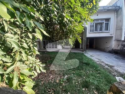 Old Demolishable House For Sale In F-6, Islamabad.