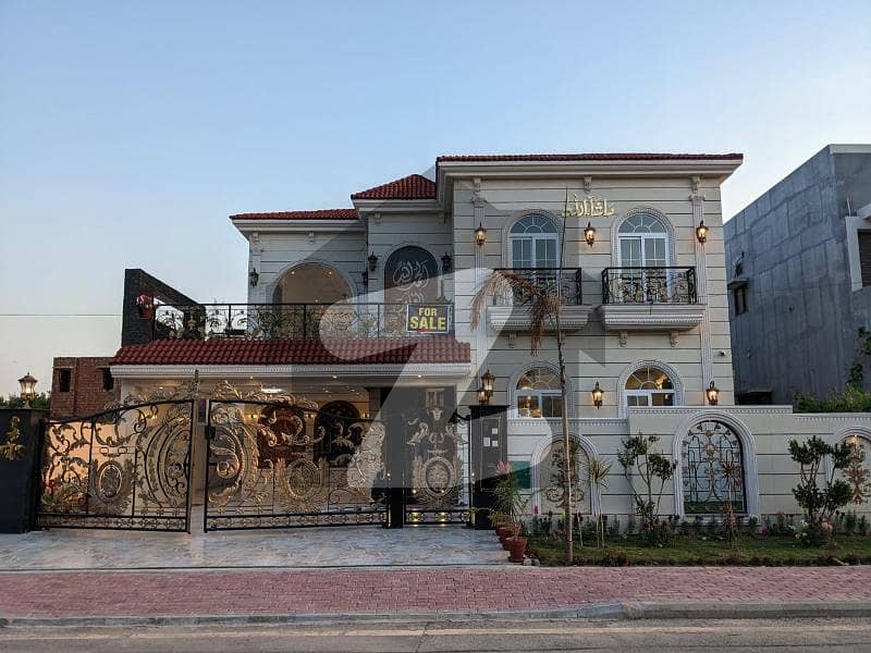 A BEAUTIFUL 1 KANAL HOUSE FOR SALE IN GULBAHAR BLOCK SECTOR C BAHRIA TOWN LAHORE