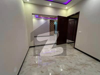 ڈی ایچ اے فیز 1 ڈیفنس (ڈی ایچ اے),لاہور میں 3 کمروں کا 5 مرلہ مکان 80.0 ہزار میں کرایہ پر دستیاب ہے۔