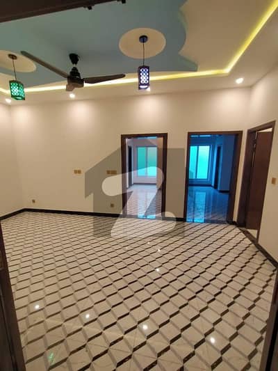 رحمان انکلیو لہتاراڑ روڈ,اسلام آباد میں 6 کمروں کا 8 مرلہ مکان 4.7 کروڑ میں برائے فروخت۔