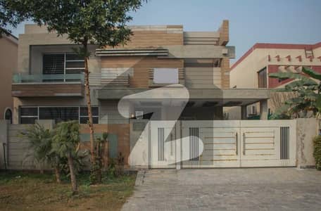 1-Kanal Full House in Sector-C Phase-6 with 5-Bed TV Lounge Kitchen DHA Lahore