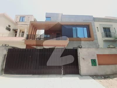 BRAND NEW FIRST ENTRY HOUSE AVAILABLE FOR RENT IN BAHRIA TOWN LAHORE
