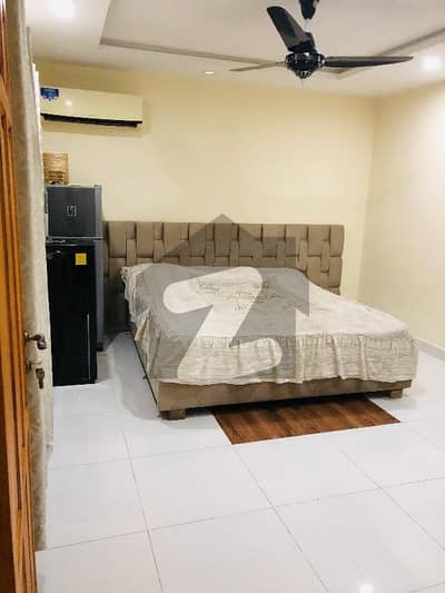 f-11
Full furnished Flat available for rent

1 badroom with attached bath
TV launch
Kitchen
lawyer ground
Lift available 
Sq 950
Rent demand 70000

Please contact for more details and other options or visit our