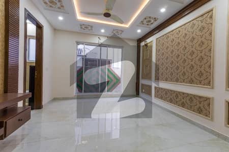 1 Kanal Luxurey House Available For Rent In DHA Phase 5