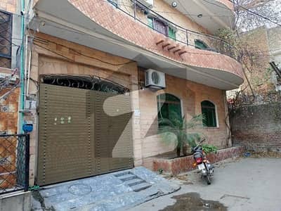 شالیمار لنک روڈ لاہور میں 4 کمروں کا 8 مرلہ مکان 3.0 کروڑ میں برائے فروخت۔