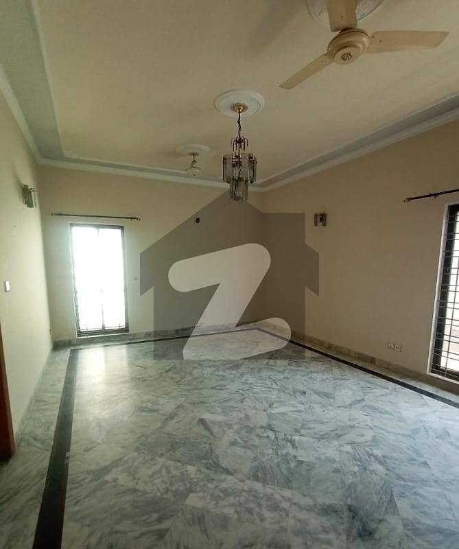 1Kanal Vitra Modern Design Upper Portion Available For Rent in DHA phase 3 Nearby Packages Mall
