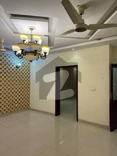 بحریہ آرچرڈ لاہور میں 3 کمروں کا 5 مرلہ مکان 1.9 کروڑ میں برائے فروخت۔