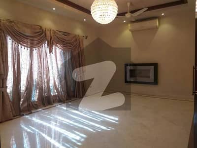 ڈی ایچ اے فیز 3 - بلاک ایکس فیز 3,ڈیفنس (ڈی ایچ اے),لاہور میں 5 کمروں کا 1 کنال مکان 6.7 کروڑ میں برائے فروخت۔