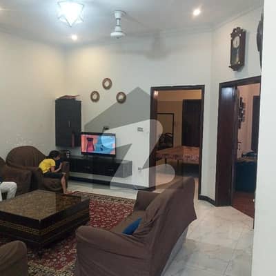بیکن ہاؤس سوسائٹی لاہور میں 5 کمروں کا 10 مرلہ مکان 2.5 کروڑ میں برائے فروخت۔