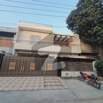 علامہ اقبال ٹاؤن ۔ کریم بلاک علامہ اقبال ٹاؤن,لاہور میں 5 کمروں کا 10 مرلہ مکان 5.3 کروڑ میں برائے فروخت۔