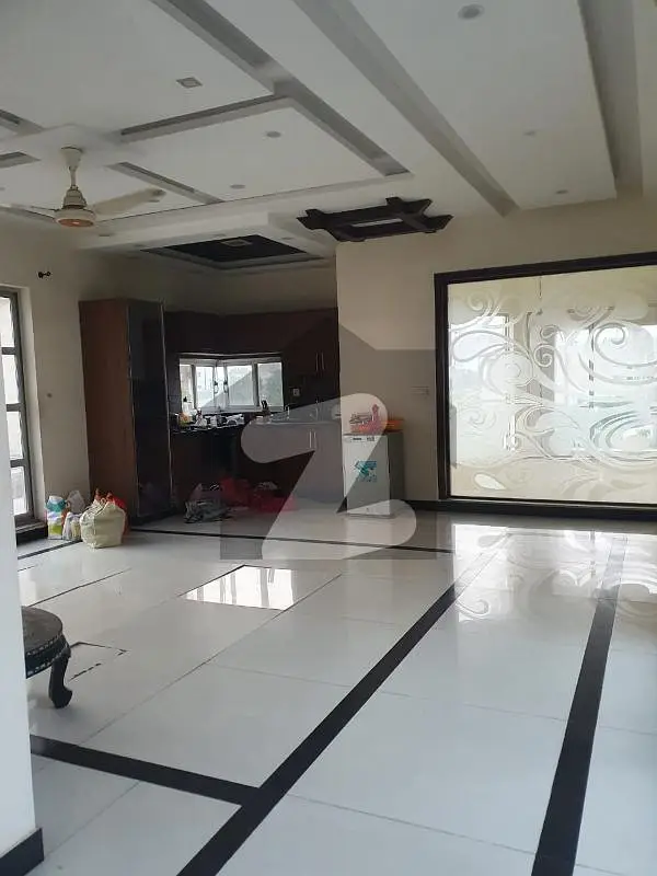3 Beds 1 Kanal Prime Location Upper Portion for Rent in Ex Air Avenue DHA Phase 8 Airport road Lahore.