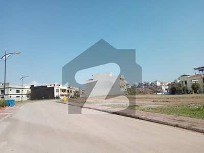 Prime 8 Marla Plot for Sale in Bahria Enclave Islamabad with green patch