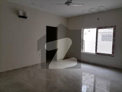 Unoccupied House Of 350 Square Yards Is Available For Sale In Malir
