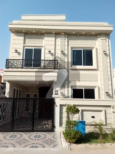 5.75 Marla Park Facing House For Sale In D Block Citi Housing Jhelum
