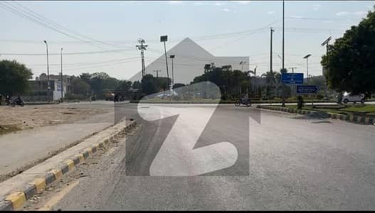 KANAL PLOT ON MAIN LOCATION 150 FT ROAD M BLOCK NEAR CENTRAL PARK HOT LOCATION FOR SALE