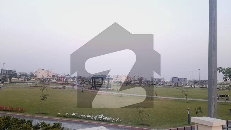 ڈی ایچ اے فیز 7 - بلاک ٹی فیز 7,ڈیفنس (ڈی ایچ اے),لاہور میں 1 کنال رہائشی پلاٹ 4.25 کروڑ میں برائے فروخت۔