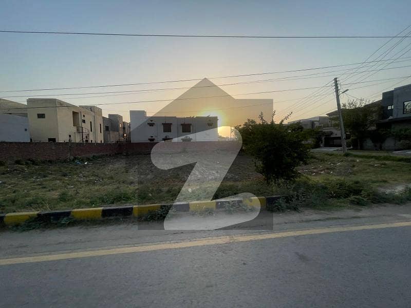 1 KANAL BUILDER LOCATION PLOT FOR SALE NEAR TO PARK IN STATE LIFE HOUSING SOCIETY LAHORE