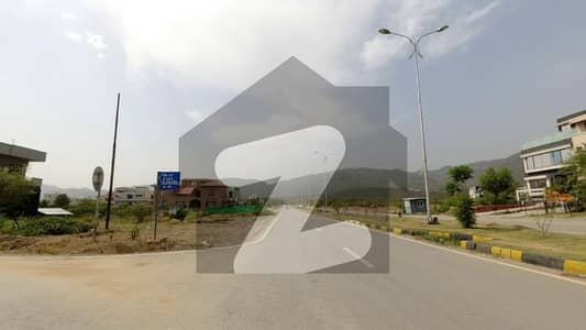 Residential plot 35x70 street#88 Margala face solid land 100% level 40 feet wide road prime location available for sale in G-14/2