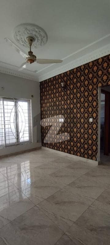 Dha phase 2 Islamabad 
14 marla ground portion for Rent 
3 Bed's rooms 
attached bathroom 
Drawing room 
Tv launch