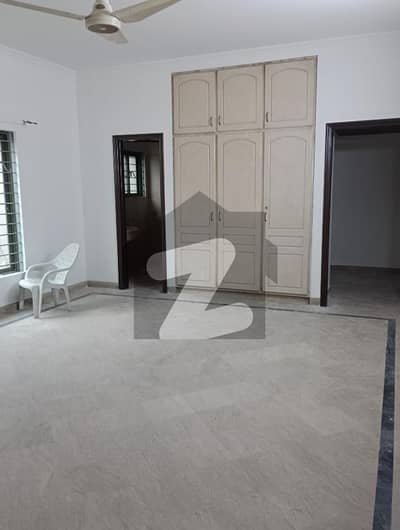 25 Marla sepreat Upper Portion for rent at the prime location in old officer colony