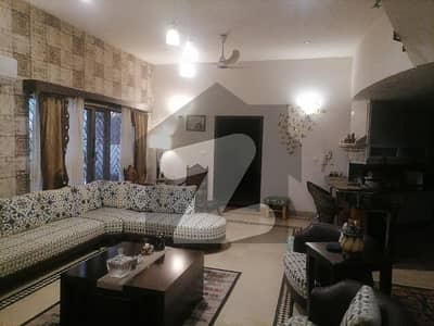 16.5 Marla Lavish House For Sale in Abdullah Garden Amina Block