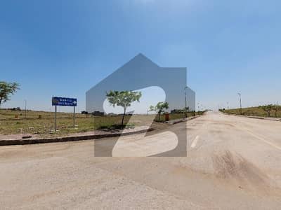 10 Marla Solid Land Builder Location Prime Location Near To Blwd Level Plot Available For Sale