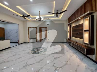 ٹاپ سٹی 1 - بلاک اے ٹاپ سٹی 1,اسلام آباد میں 5 کمروں کا 10 مرلہ مکان 1.3 لاکھ میں کرایہ پر دستیاب ہے۔