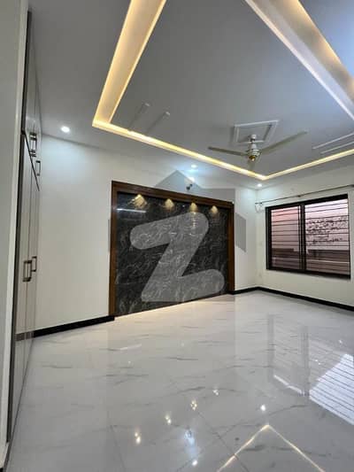 30x60 (8MARLA)House available for Rent in G_13