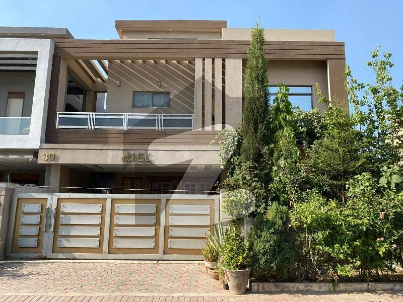 Boulevard house available for sale in bahria town phase 8 Rawalpindi