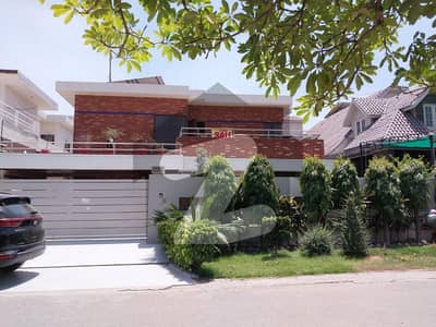 One Kanal Used Modern Design Bungalow For Sale At Prime Location Of DHA Lahore