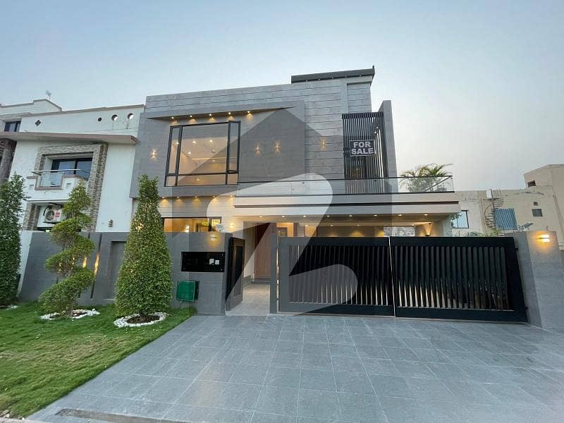 A BEAUTIFUL 10 MARLA HOUSE FOR SALE IN GULBAHAR BLOCK SECT0R C BAHRIA TOWN LAHORE