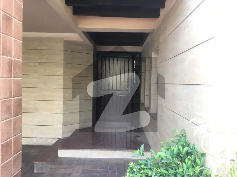 1 Kanal Super Out Bungalow Near to Commercial and Park Available For Rent R-Block DHA Phase 2