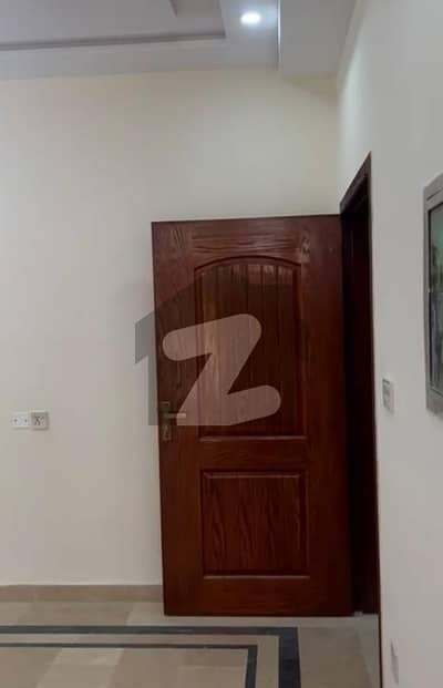5 MARLA BRAND NEW UPER PORTION FOR RENT IN GULSHAN-E-LAHORE