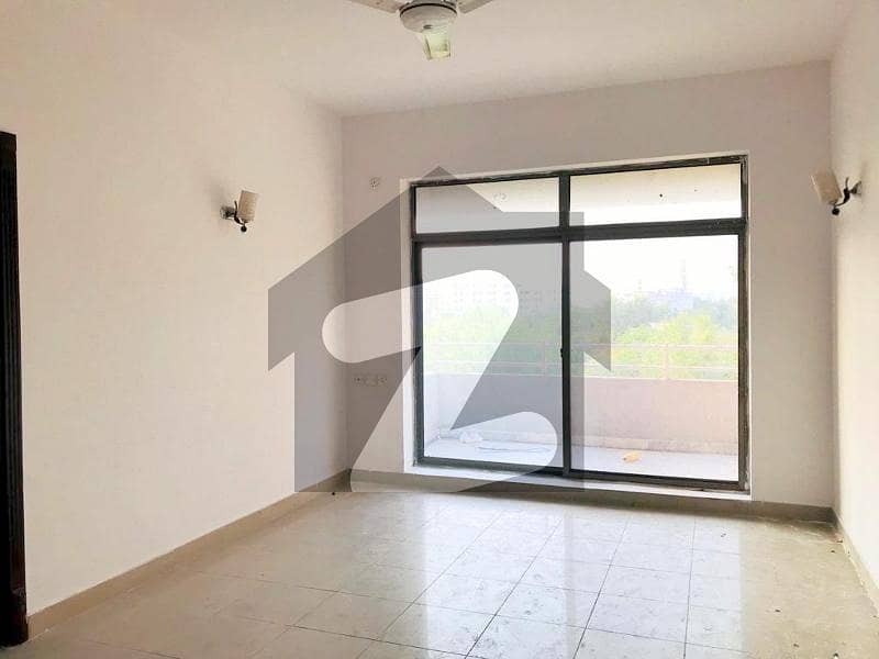 Renovated 3 Bedroom Apartment Available In G-11 For Rent