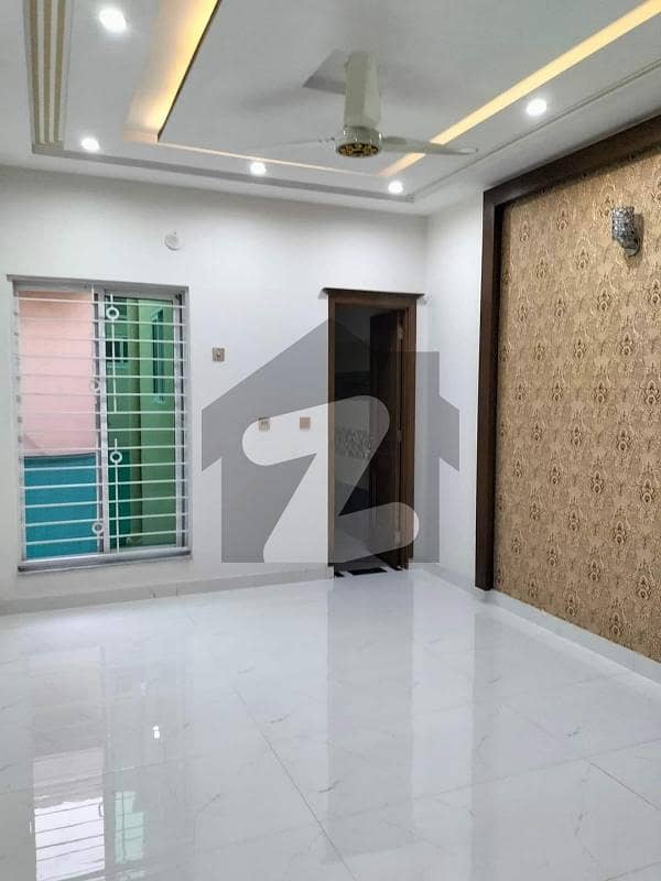 8 Marla House Available For Sale 8 Marla House Available For Sale