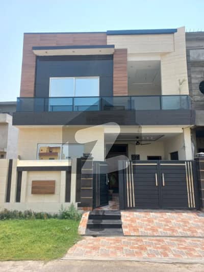 Central Park Block E Brand New House For Sale