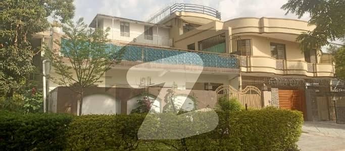 Main Double Road Corner Livable House For Sale In G-9/3