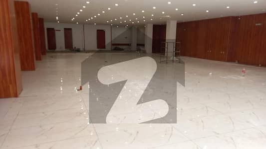 کوہِ نور سٹی فیصل آباد میں 4 کمروں کا 16 مرلہ دفتر 3.5 لاکھ میں کرایہ پر دستیاب ہے۔