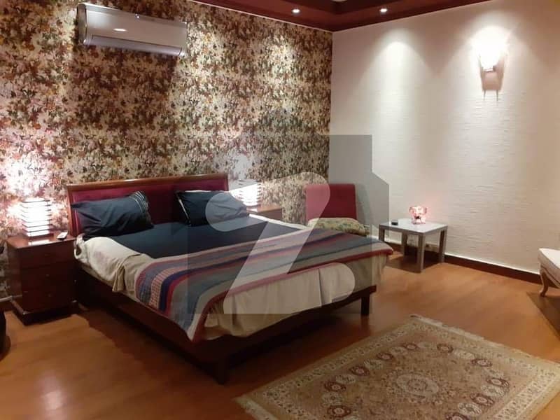Defence One Kanal Bungalow Available For Rent