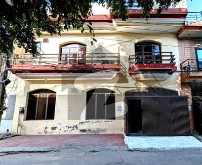 ماڈل ٹاؤن ۔ بلاک آر ماڈل ٹاؤن,لاہور میں 4 کمروں کا 5 مرلہ مکان 3.25 کروڑ میں برائے فروخت۔