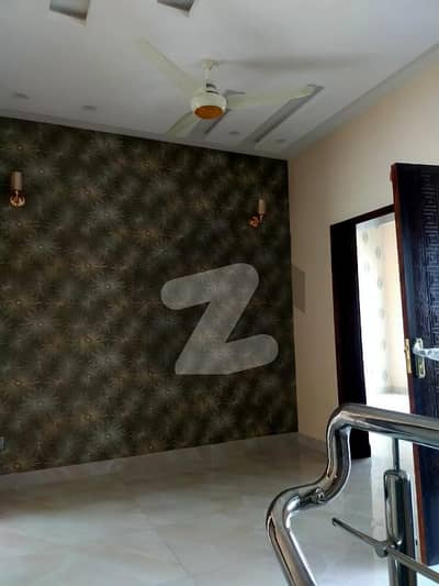 بحریہ ٹاؤن لاہور میں 3 کمروں کا 5 مرلہ مکان 2.0 کروڑ میں برائے فروخت۔