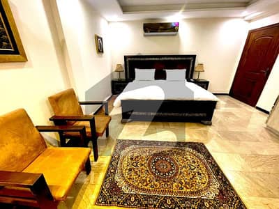 ڈی ایچ اے فیز 8 ڈیفنس (ڈی ایچ اے),لاہور میں 2 کمروں کا 8 مرلہ فلیٹ 2.0 لاکھ میں کرایہ پر دستیاب ہے۔