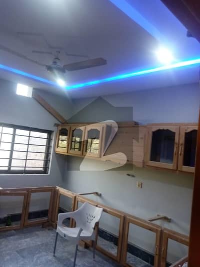 یونیورسٹی ٹاؤن پشاور میں 5 کمروں کا 15 مرلہ مکان 10.0 کروڑ میں برائے فروخت۔