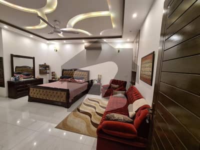 1KANAL FULLY FURNISHED HOUSE FACING PARK FOR SALE IN A BLOCK SUI GAS PHASE 2 LAHORE