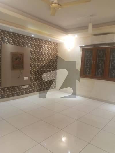 BANGLOW IS AVAILABLE FOR RENT DHA PHASE 5 4 BEDROOM 666 SQ. YARFS