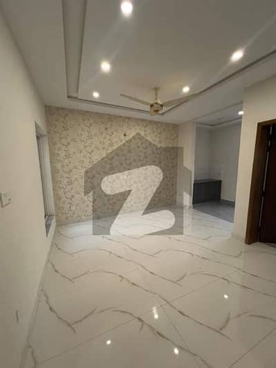 Gulberg House For rent Sized 1 Kanal