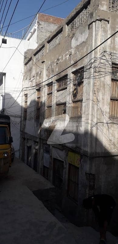 لیاقت باغ راولپنڈی میں 5 مرلہ علاوہ 7.5 کروڑ میں برائے فروخت۔