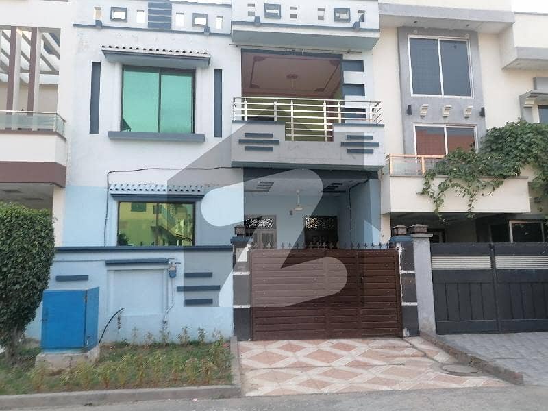 Aesthetic House Of 5 Marla For Rent Is Available Aesthetic House Of 5 Marla For Rent Is Available