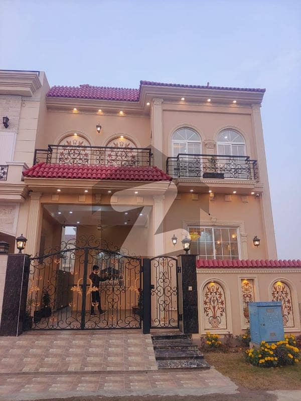 ڈی ایچ اے 9 ٹاؤن ڈیفنس (ڈی ایچ اے),لاہور میں 3 کمروں کا 5 مرلہ مکان 66.0 ہزار میں کرایہ پر دستیاب ہے۔